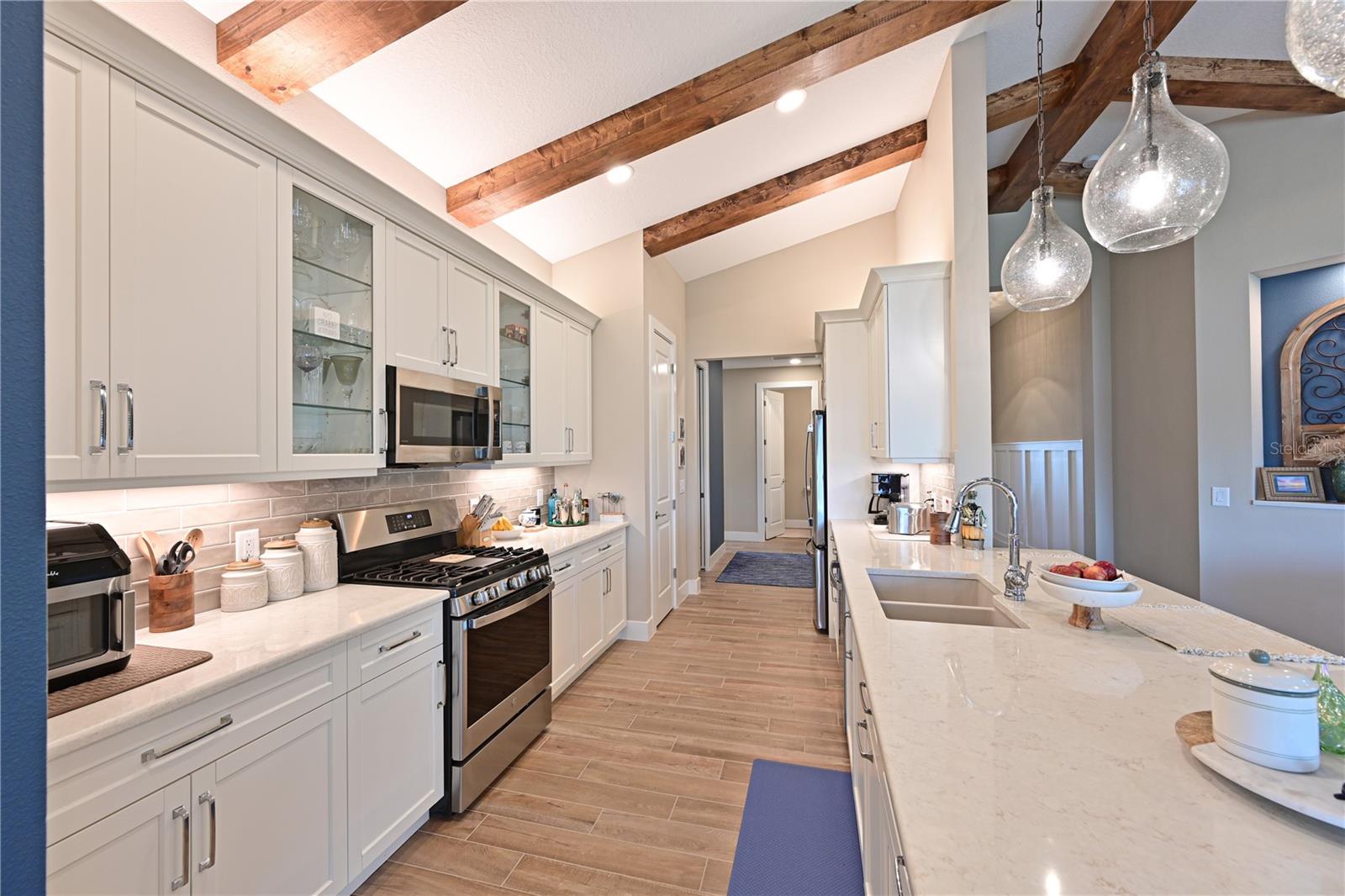 LAKEHOUSE COVE AT WATERSIDE - Residential