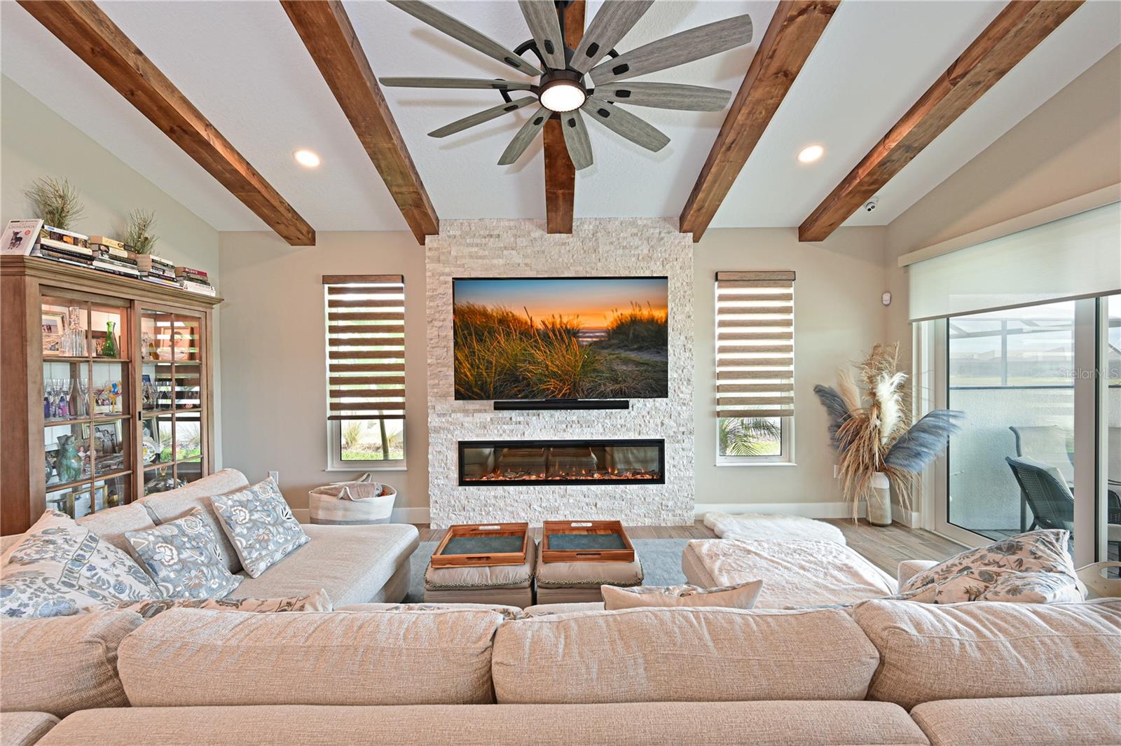 LAKEHOUSE COVE AT WATERSIDE - Residential