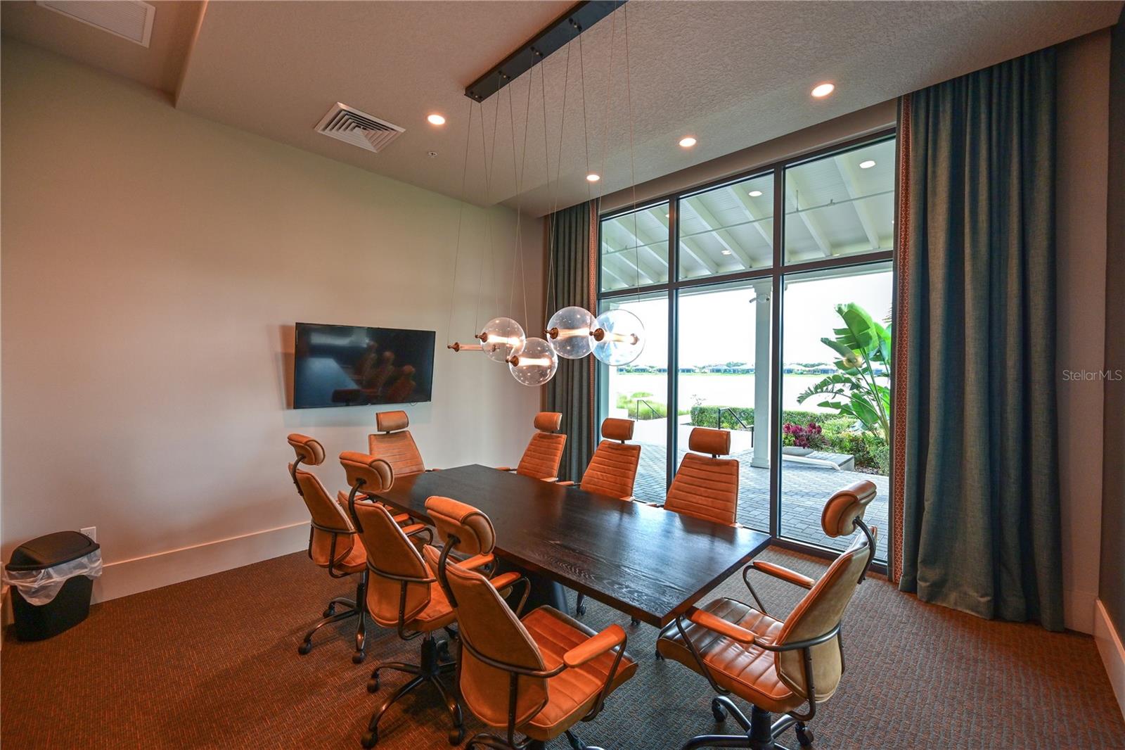 LAKEHOUSE COVE AT WATERSIDE - Residential