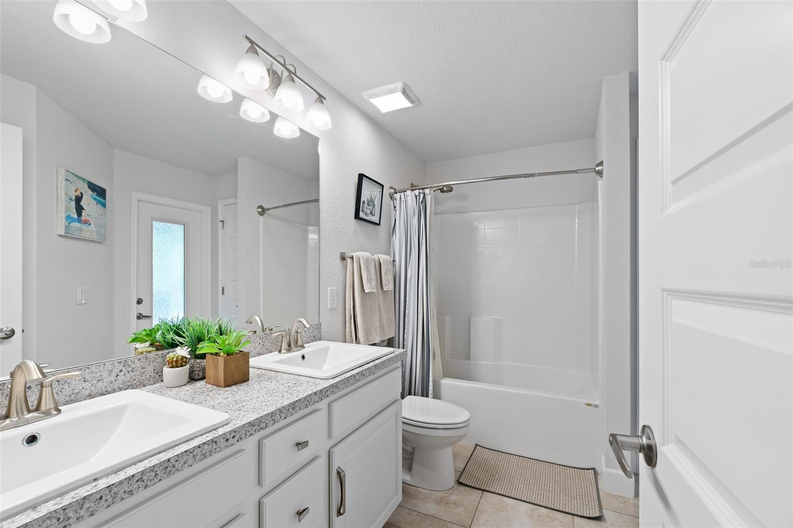 SOUTH VENICE - Residential