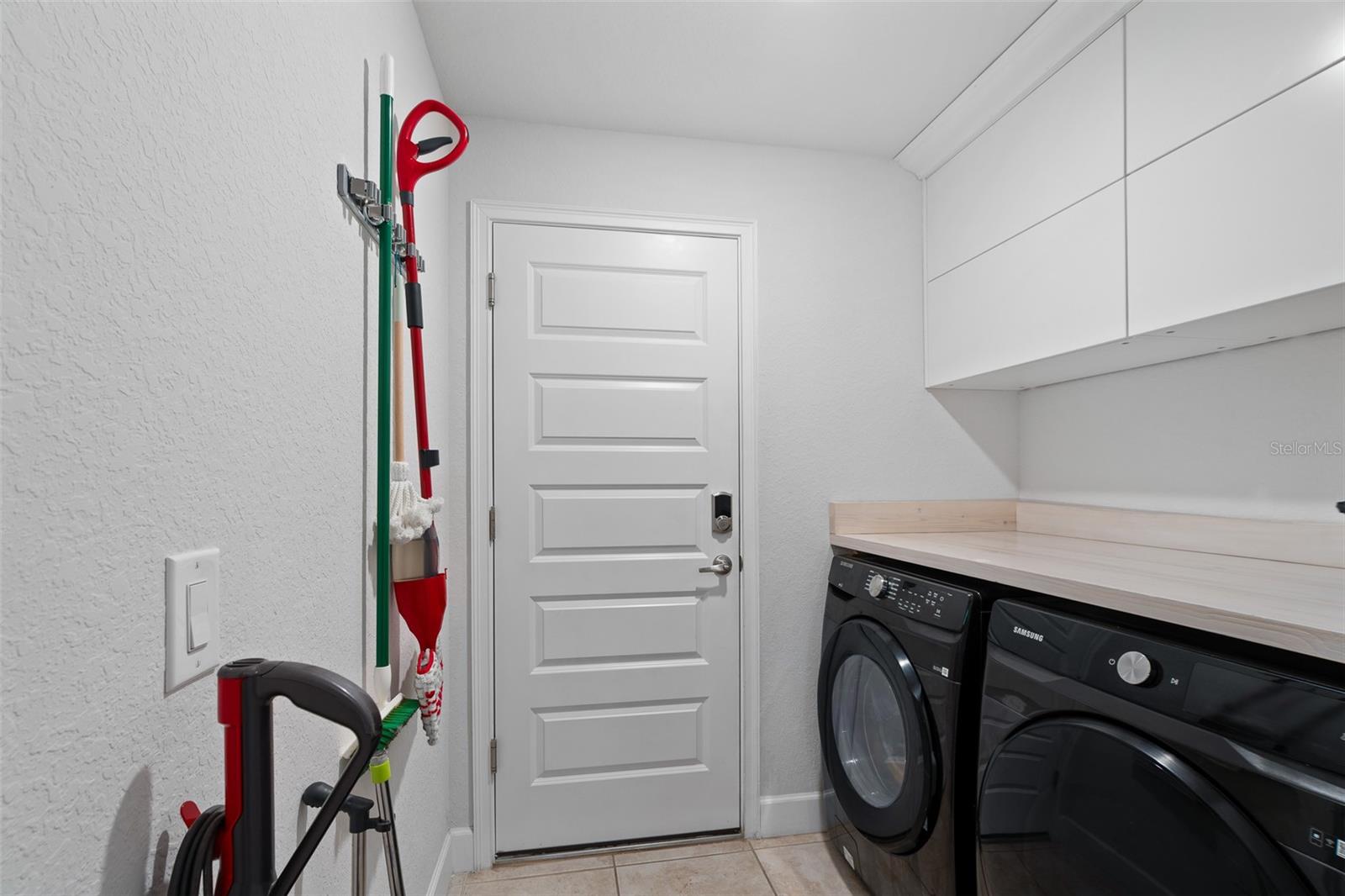 SOUTH VENICE - Residential