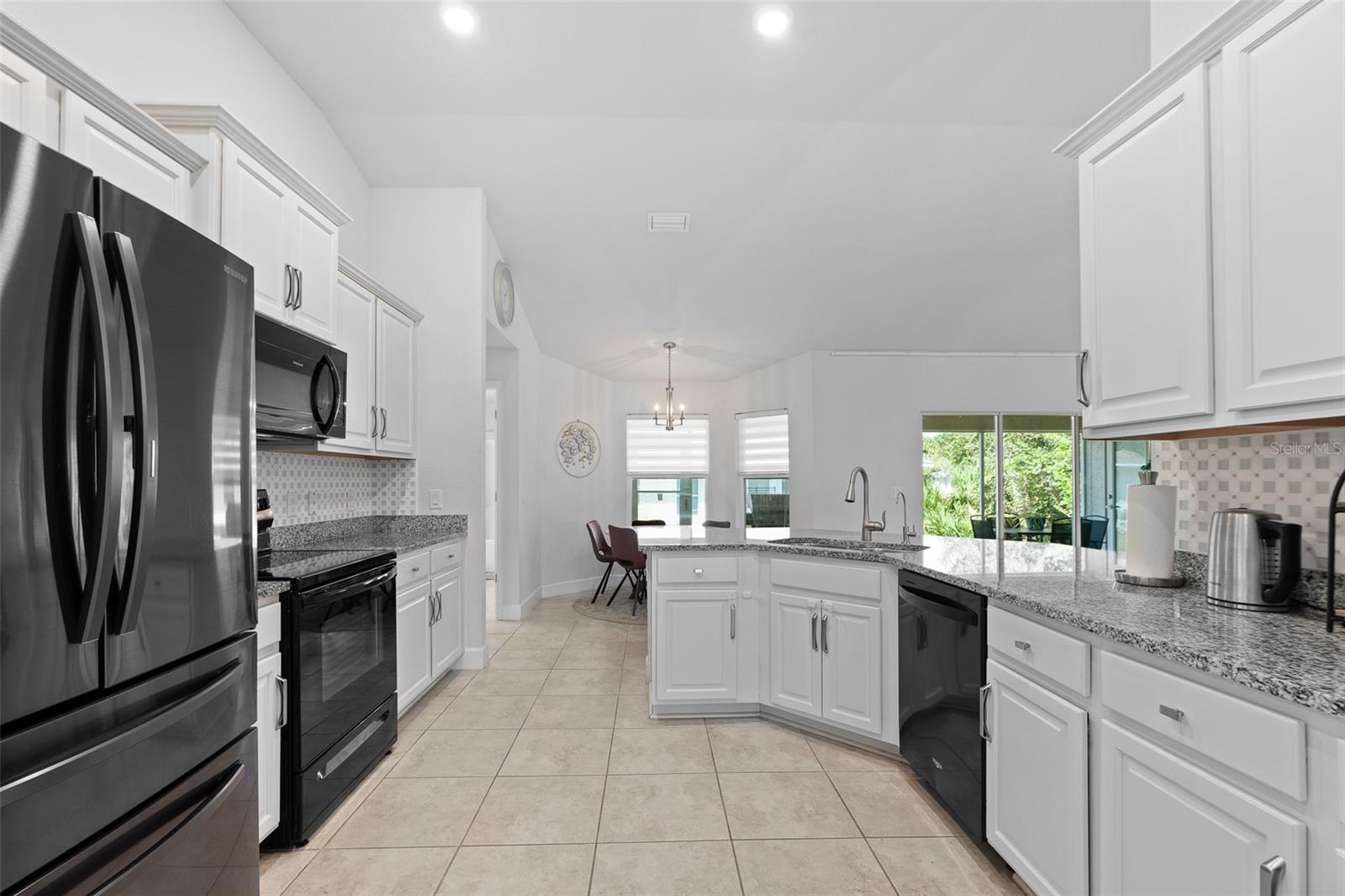 SOUTH VENICE - Residential