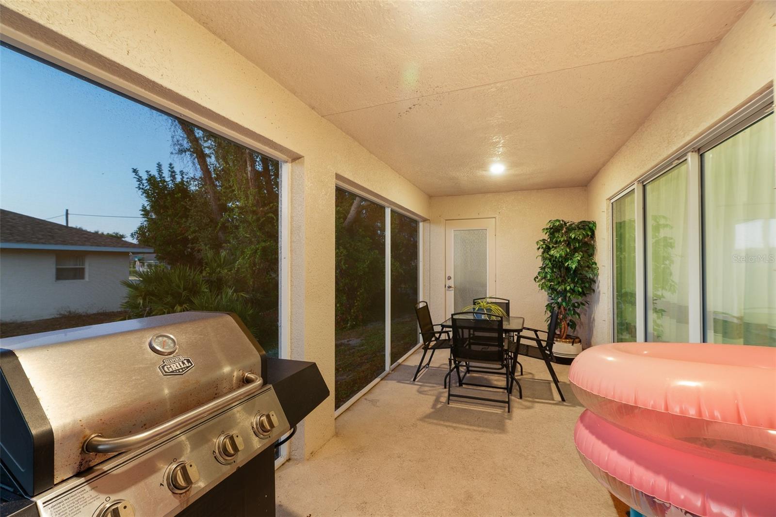 SOUTH VENICE - Residential