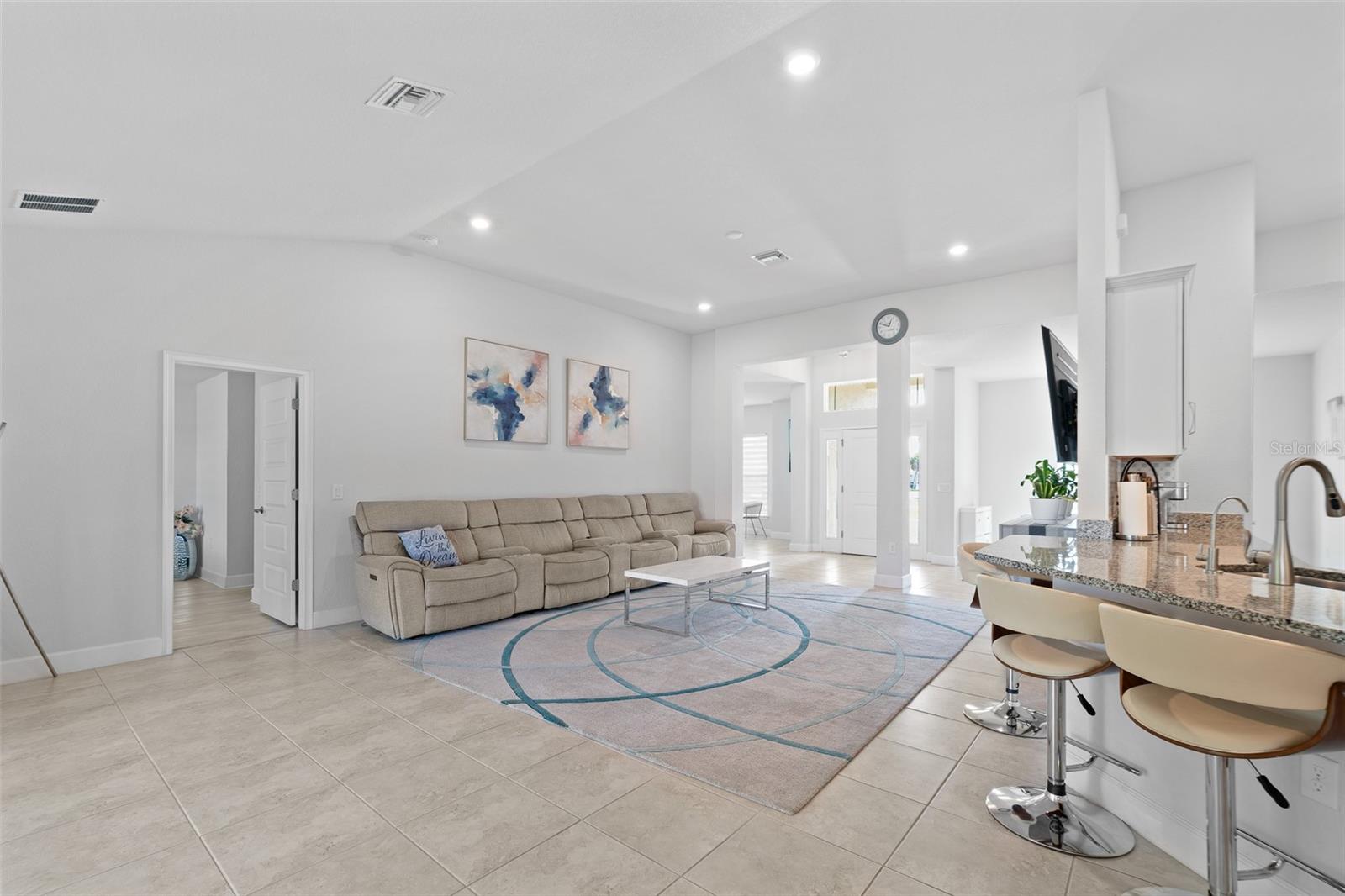 SOUTH VENICE - Residential