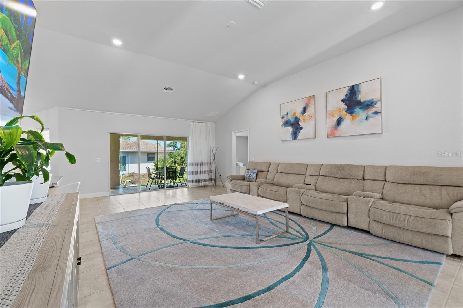 SOUTH VENICE - Residential