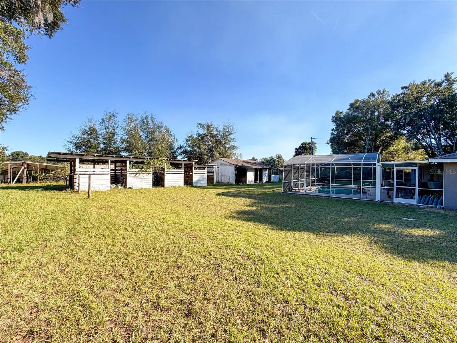 ACERAGE NON-SUBDIVISION - Residential