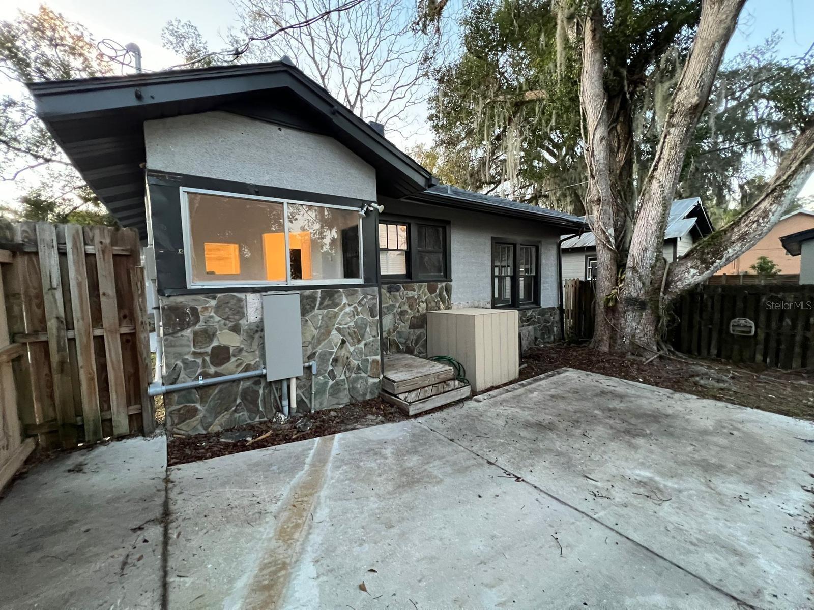 HART W H - Residential Lease