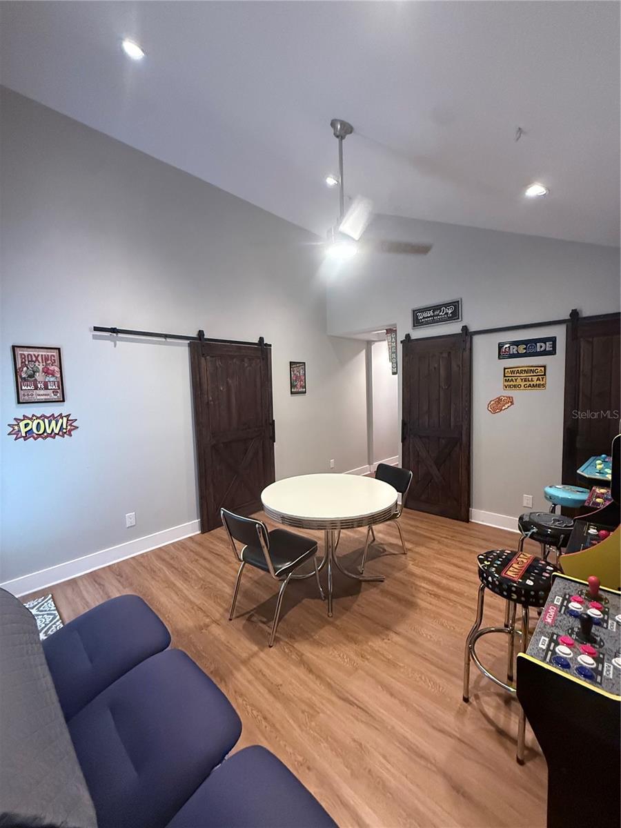 HILLSDALE - Residential