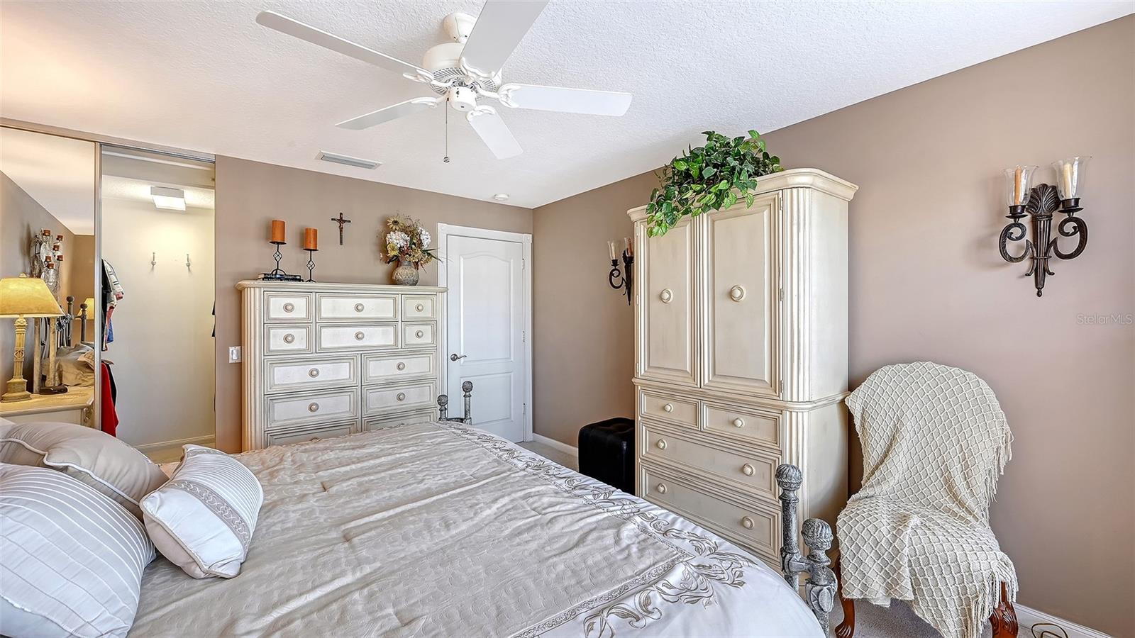 VILLAGEWALK - Residential