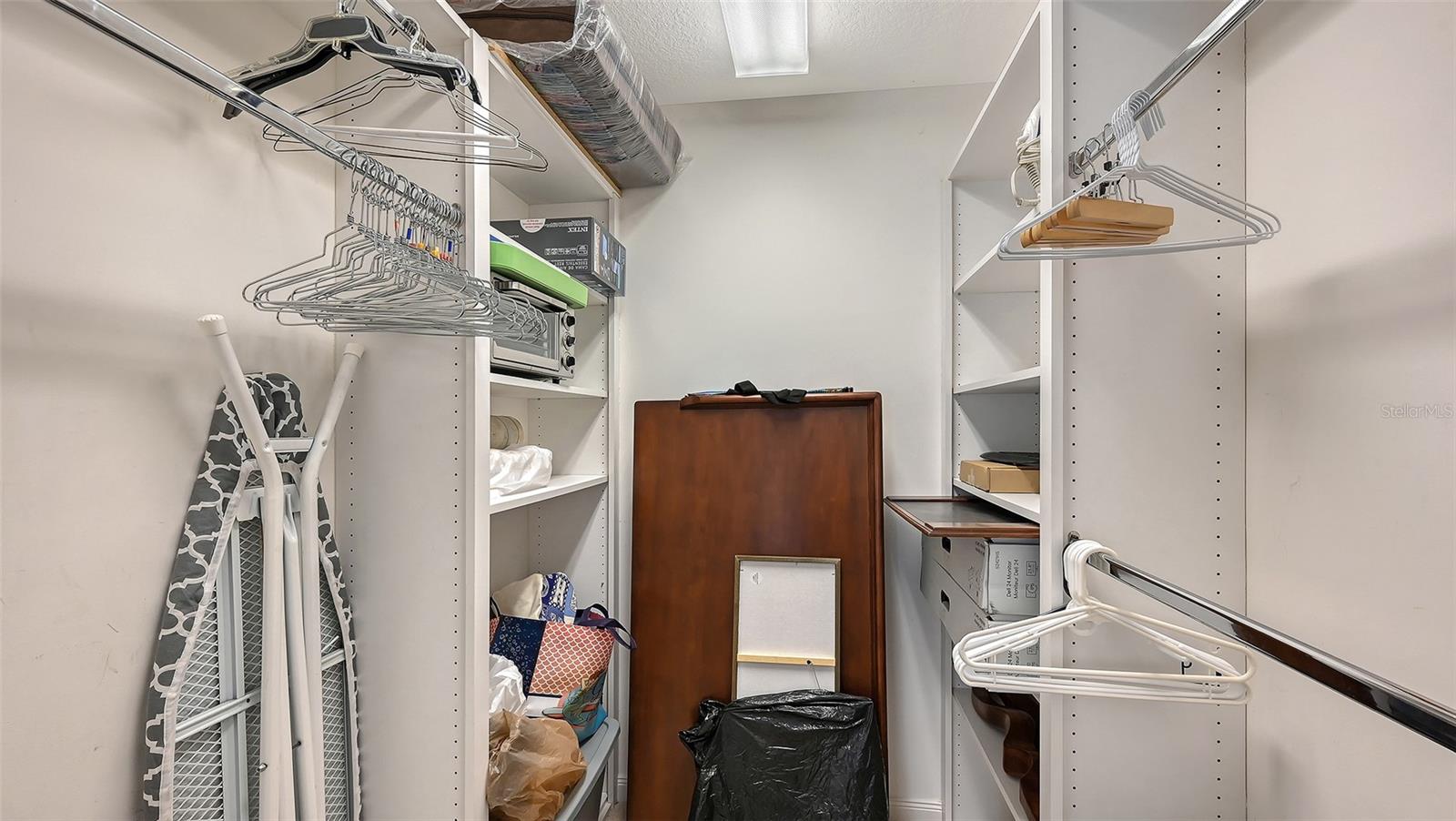 VILLAGEWALK - Residential