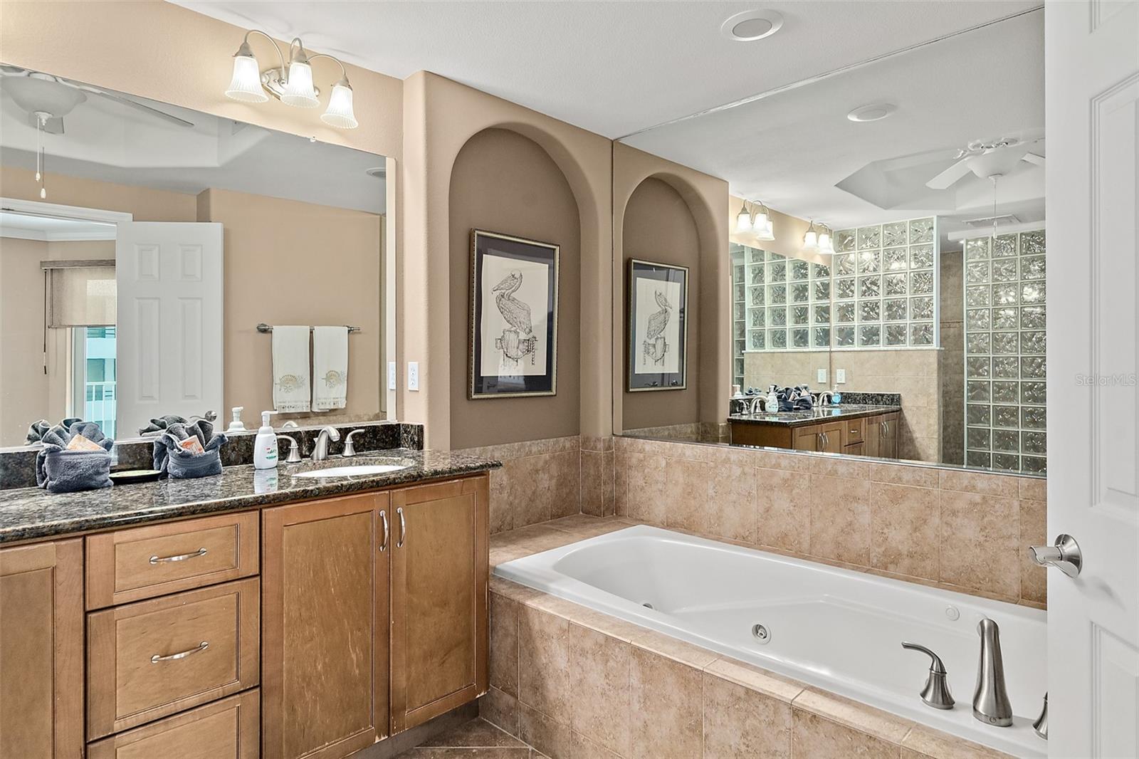 SALIDA DEL SOL CONDO - Residential