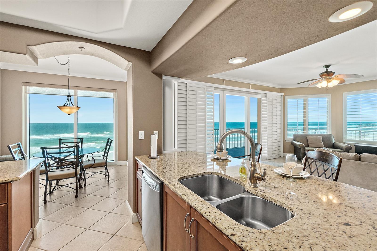 SALIDA DEL SOL CONDO - Residential