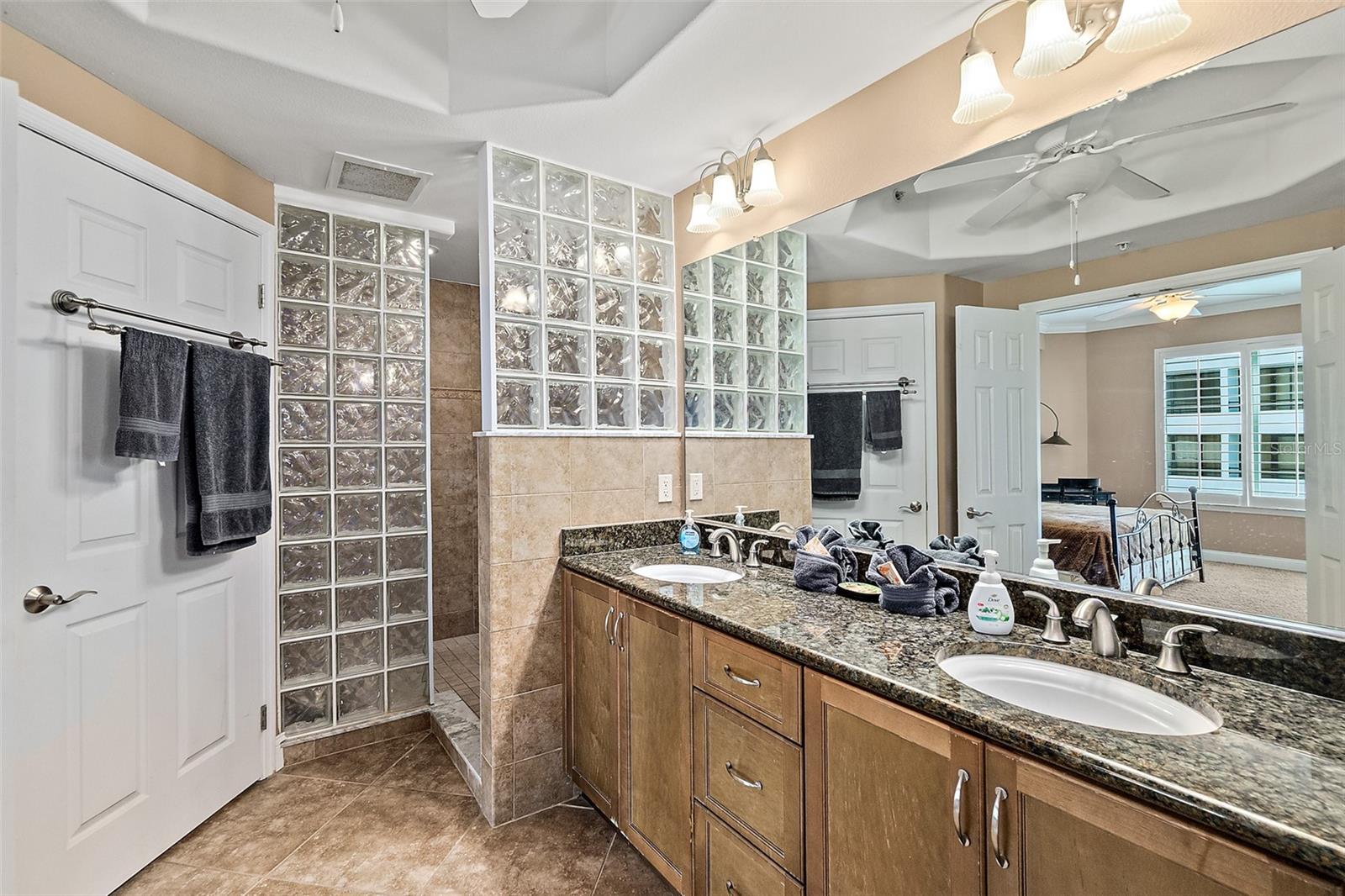 SALIDA DEL SOL CONDO - Residential