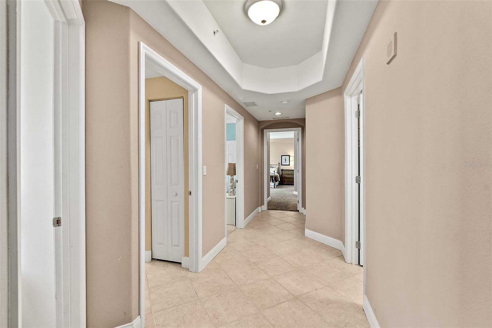 SALIDA DEL SOL CONDO - Residential