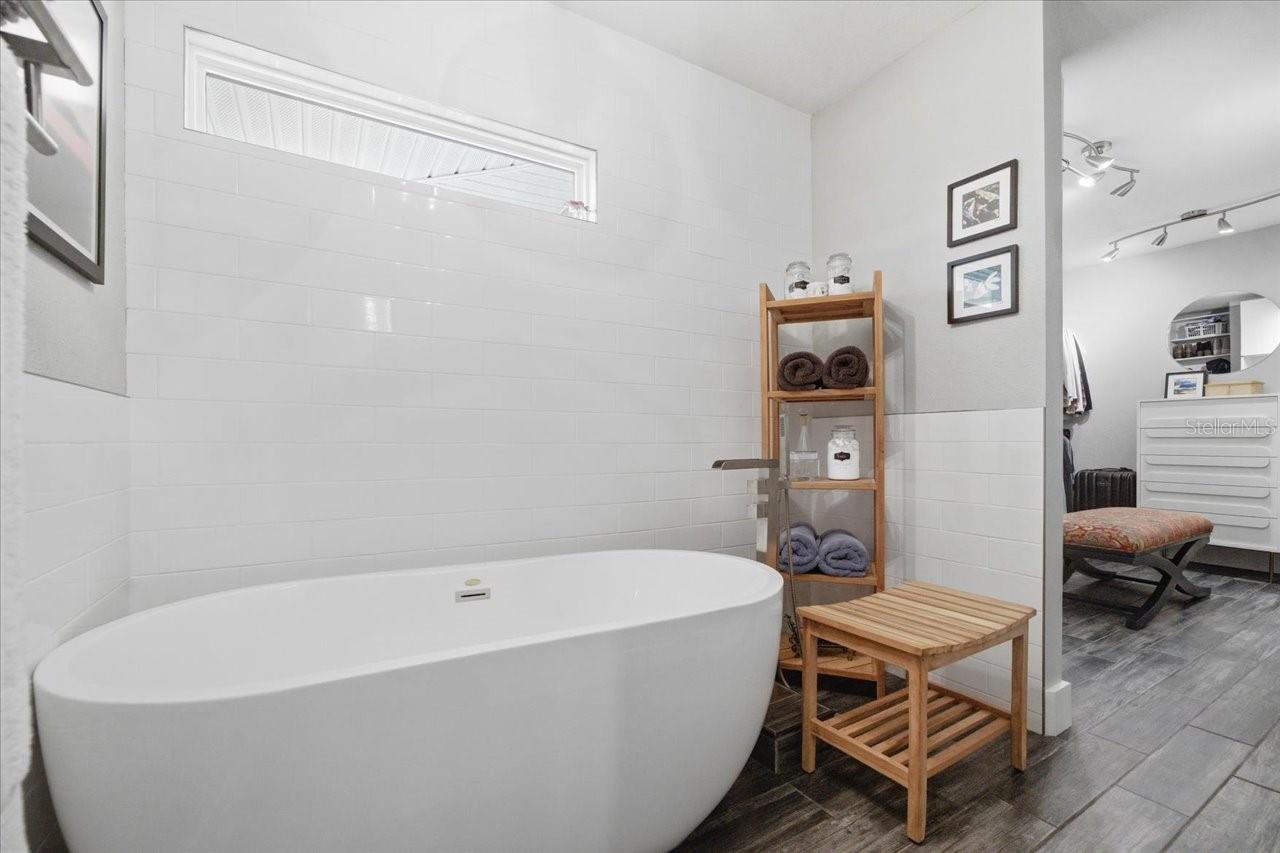 CARROLLWOOD SUB UNIT 1 - Residential