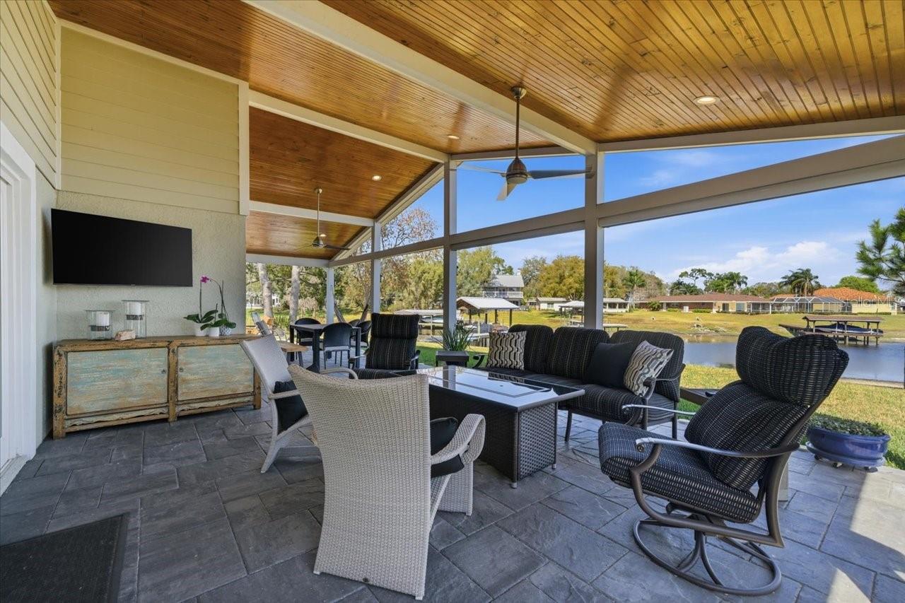 CARROLLWOOD SUB UNIT 1 - Residential