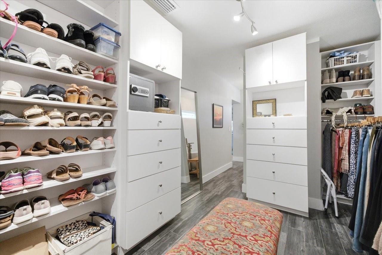 CARROLLWOOD SUB UNIT 1 - Residential