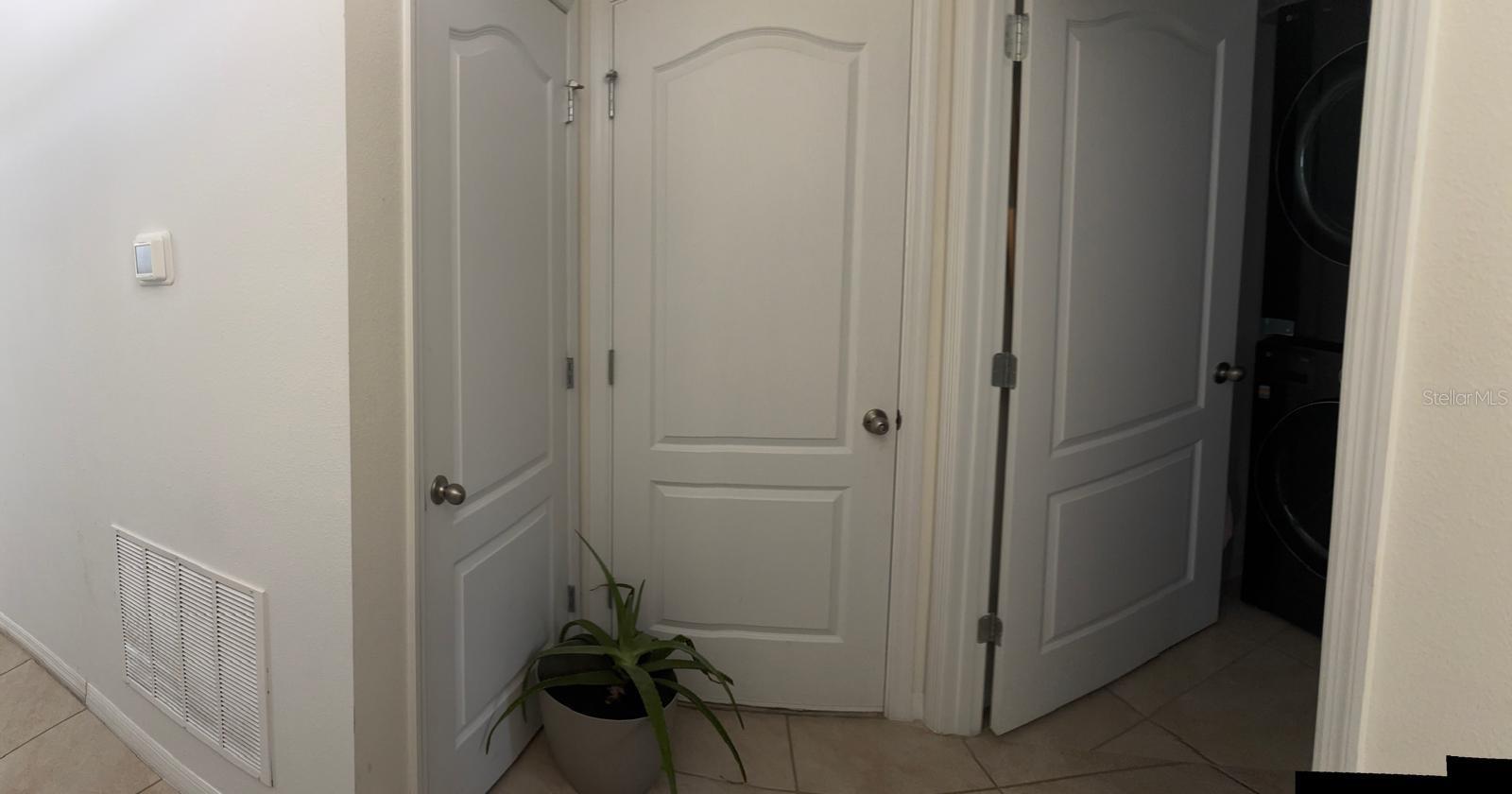 THOMPSON GROVE - Residential Lease