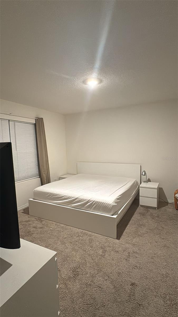 THOMPSON GROVE - Residential Lease