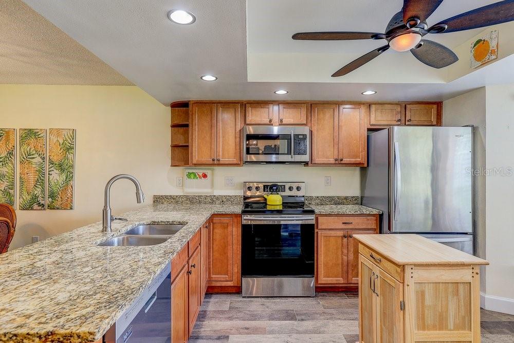 GOLF VIEW VILLAS CONDO 02 - Residential