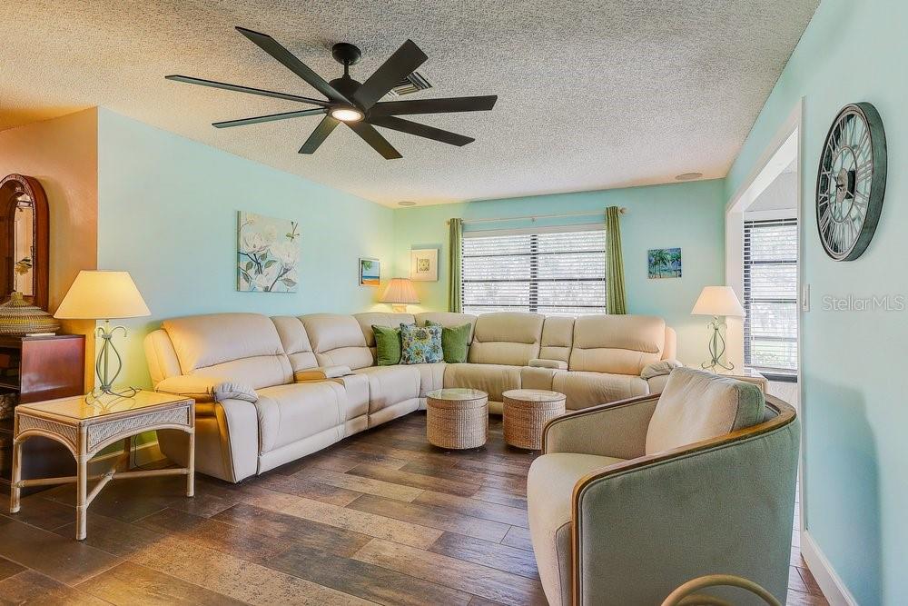 GOLF VIEW VILLAS CONDO 02 - Residential