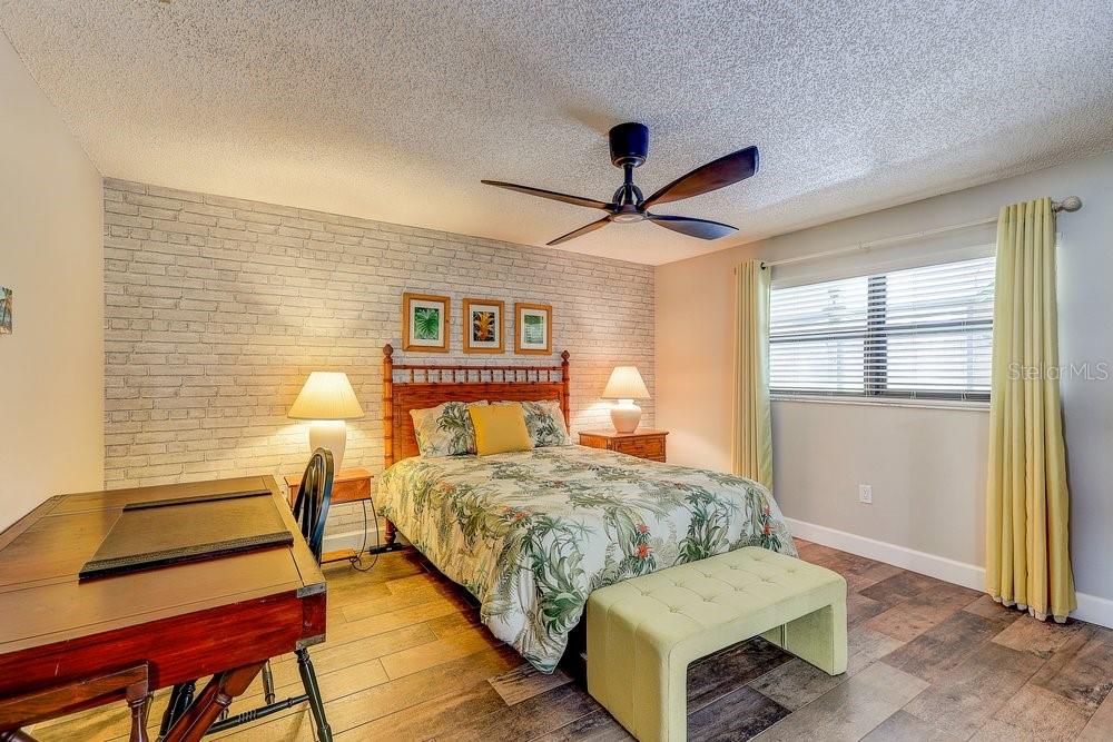 GOLF VIEW VILLAS CONDO 02 - Residential