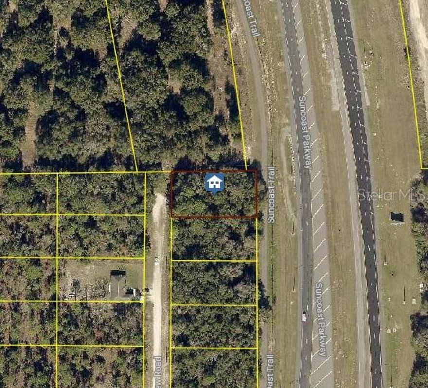 Discover this beautiful 0.48-acre residential lot located in the desirable Royal Highlands area of Weeki Wachee. This peaceful, high-and-dry parcel offers the perfect opportunity to design the home you've always wanted—without HOA fees or deed restrictions.

Surrounded by nature yet still close to modern conveniences, this lot provides plenty of privacy and space. Enjoy quick access to US-19, shopping, dining, schools, and outdoor attractions like Weeki Wachee Springs State Park, hiking trails, and kayaking spots.

Whether you're planning a future build or looking for your next investment, this property checks all the boxes. Don’t miss your chance to secure a beautiful piece of Florida’s Nature Coast!