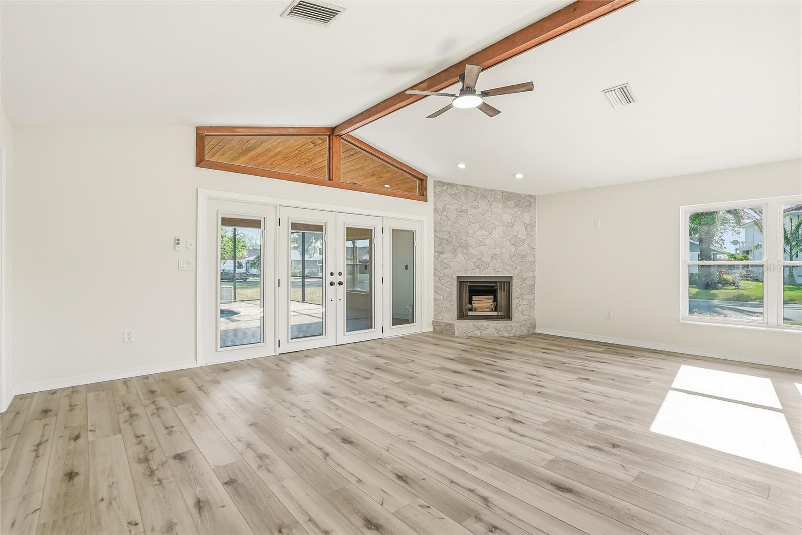 GULF HARBORS WOODLANDS - Residential