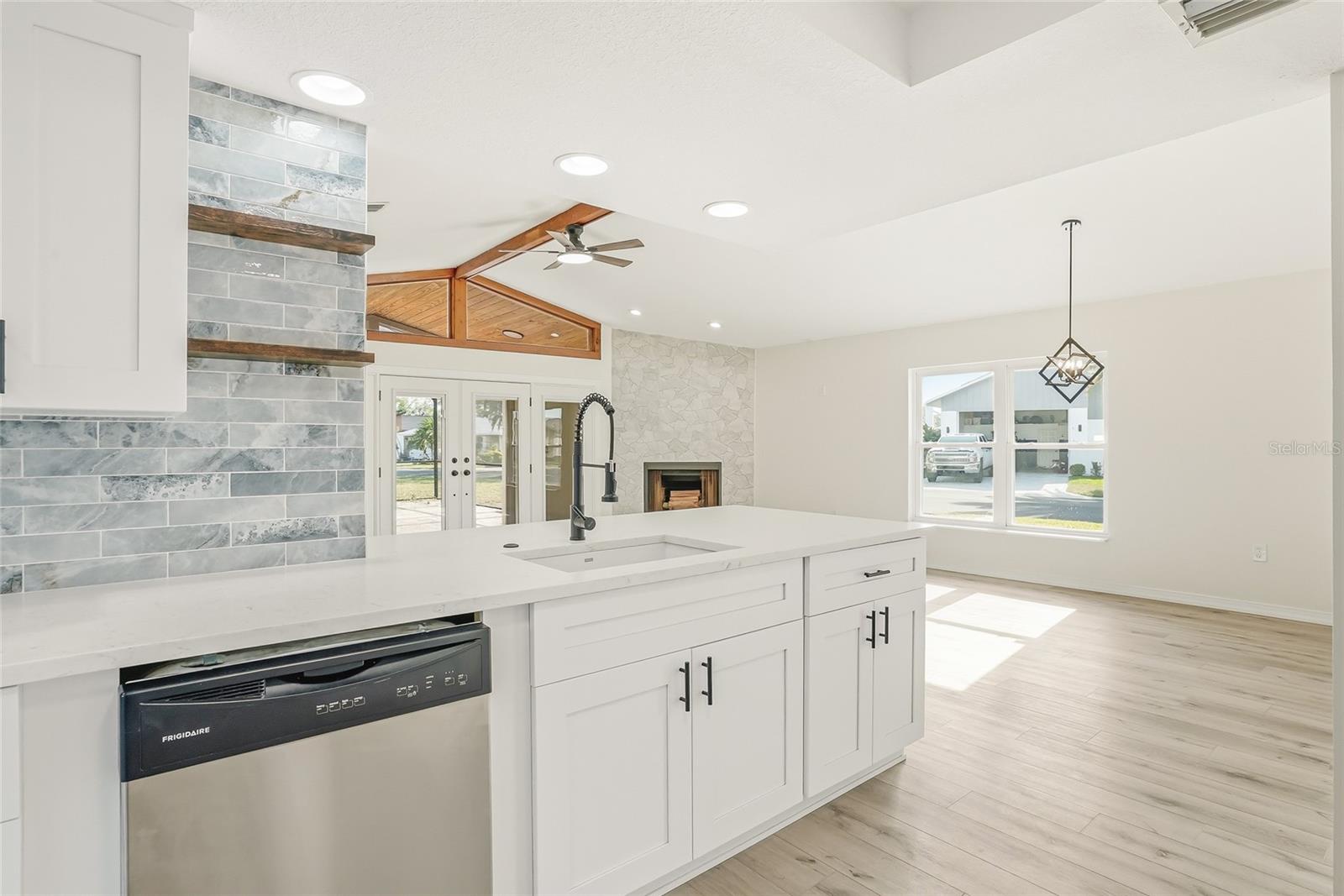 GULF HARBORS WOODLANDS - Residential