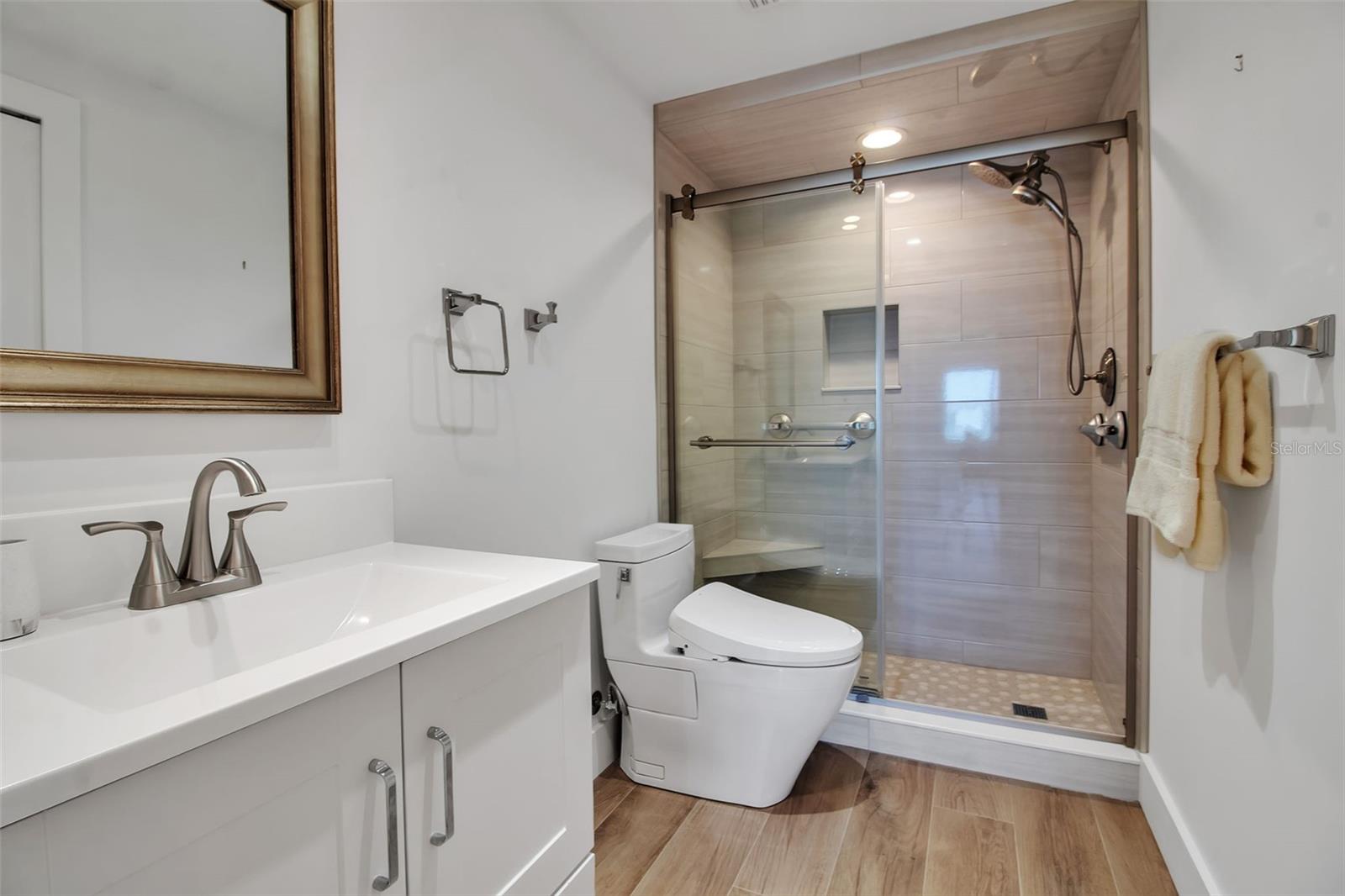 GULF & BAY CLUB PH 6 - Residential