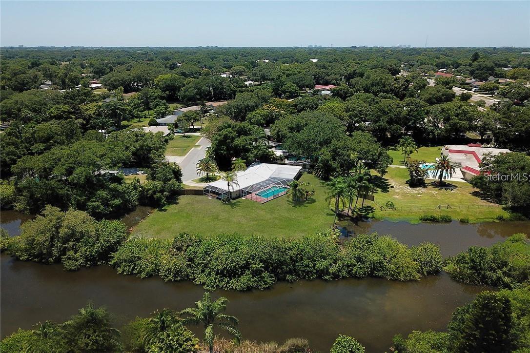 E 300FT OF N 350FT OF NW 1/4 OF NW 1/4 LESS N 50FT - Residential