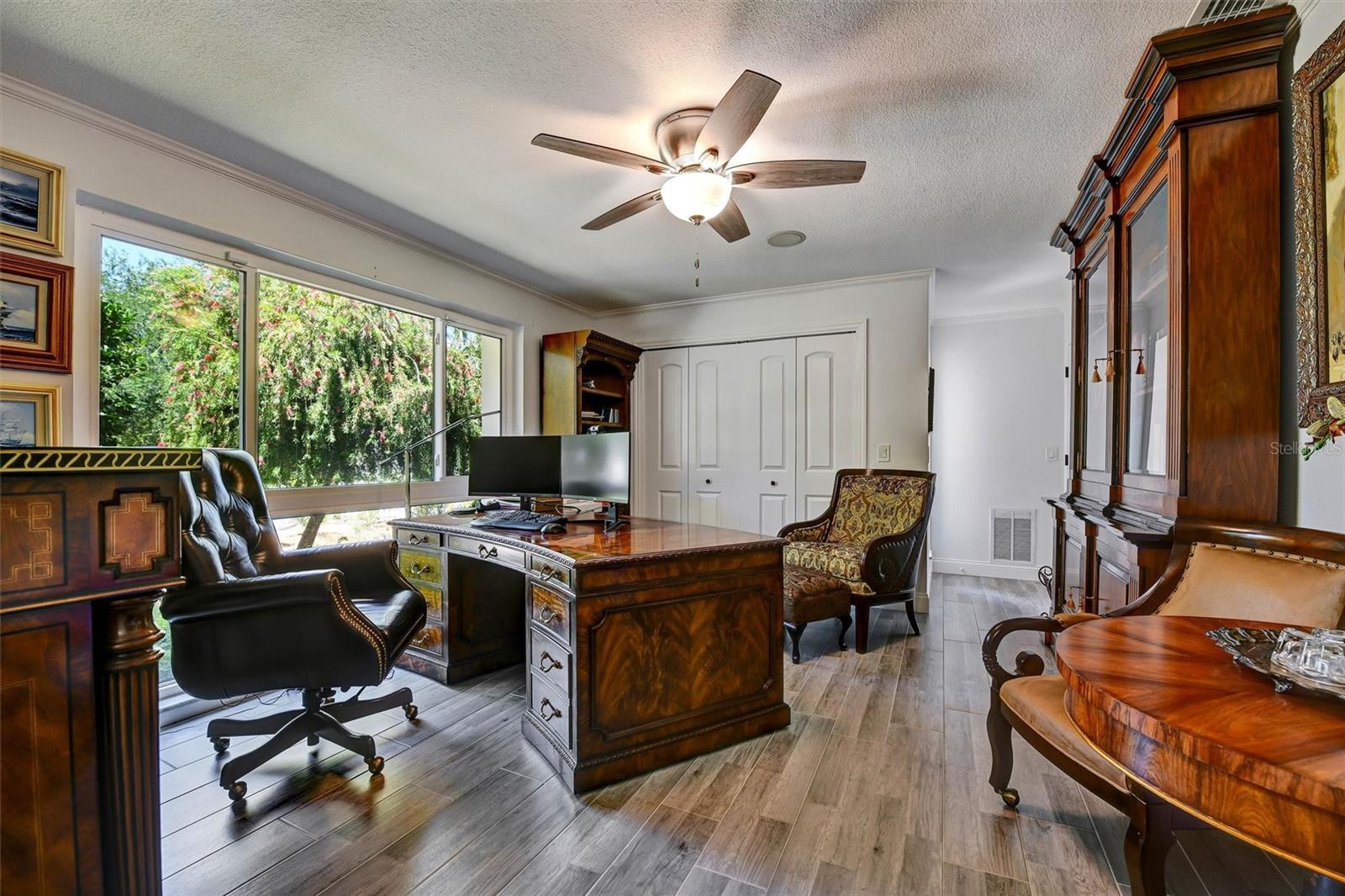 E 300FT OF N 350FT OF NW 1/4 OF NW 1/4 LESS N 50FT - Residential