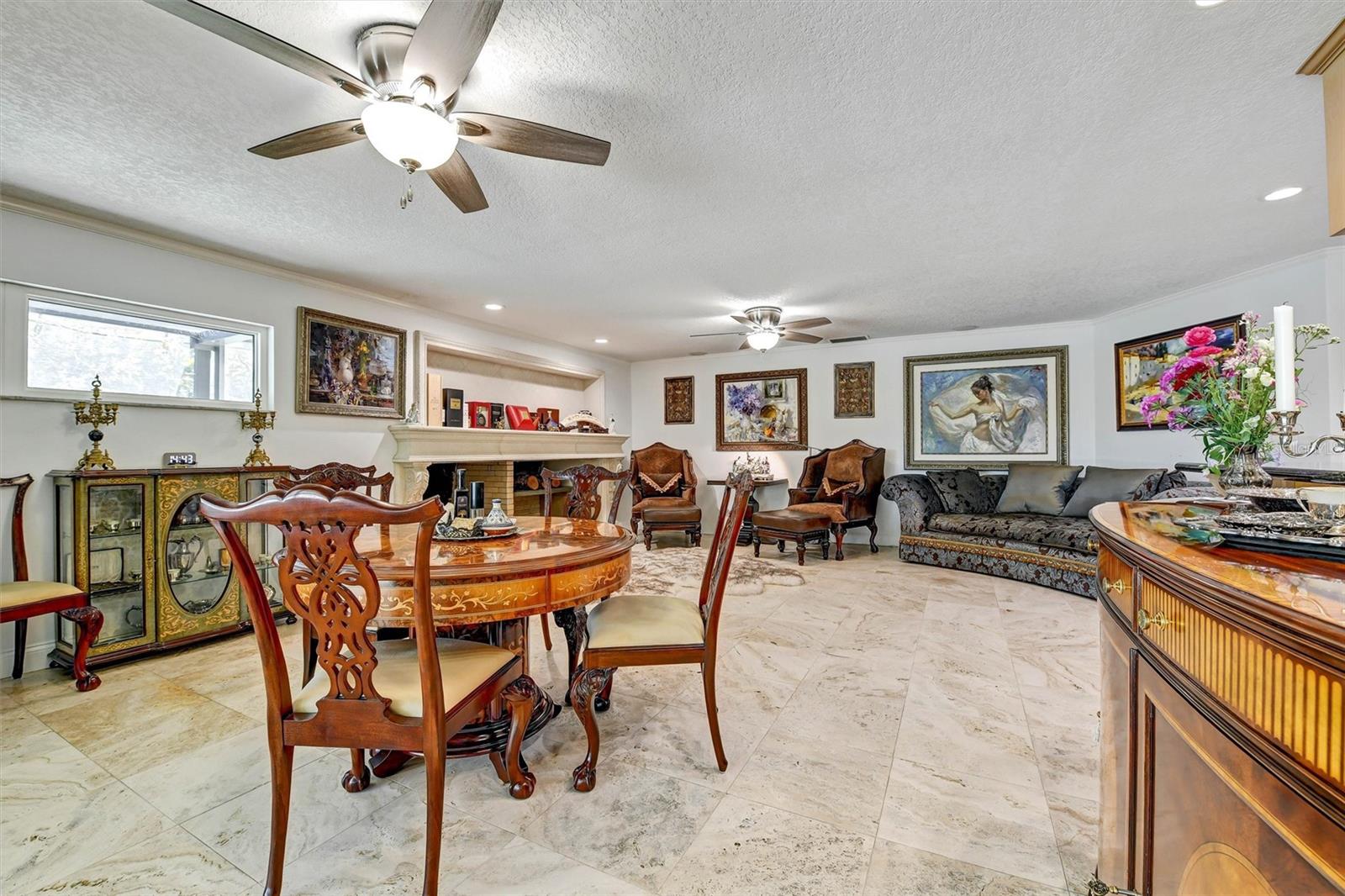 E 300FT OF N 350FT OF NW 1/4 OF NW 1/4 LESS N 50FT - Residential