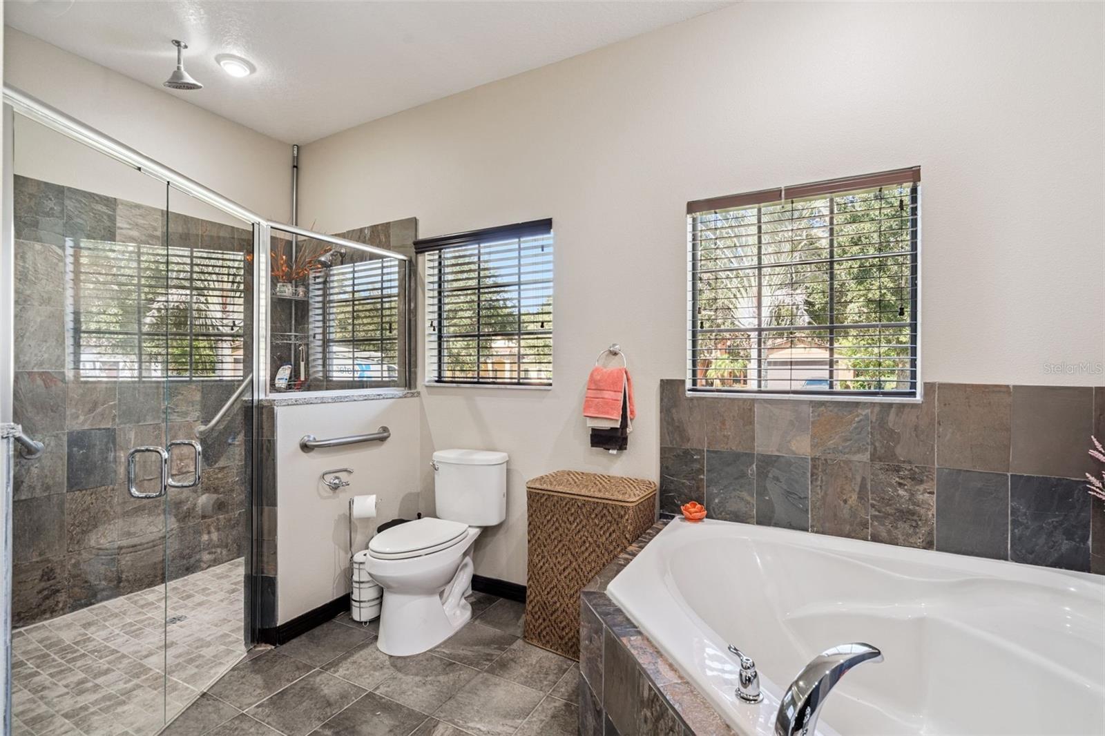 RIVIERA BELLA UN 02B - Residential