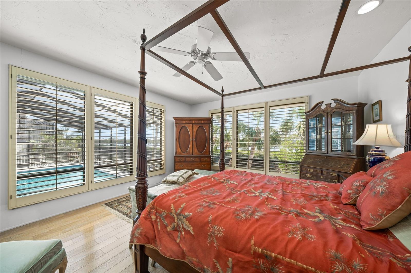 BAY ISLES - Residential