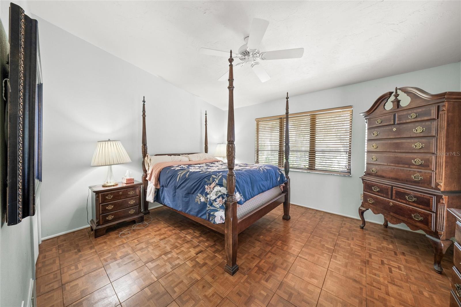 BAY ISLES - Residential