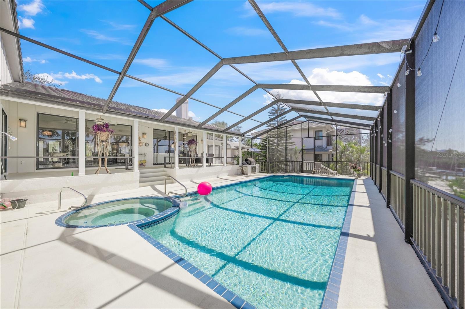 BAY ISLES - Residential