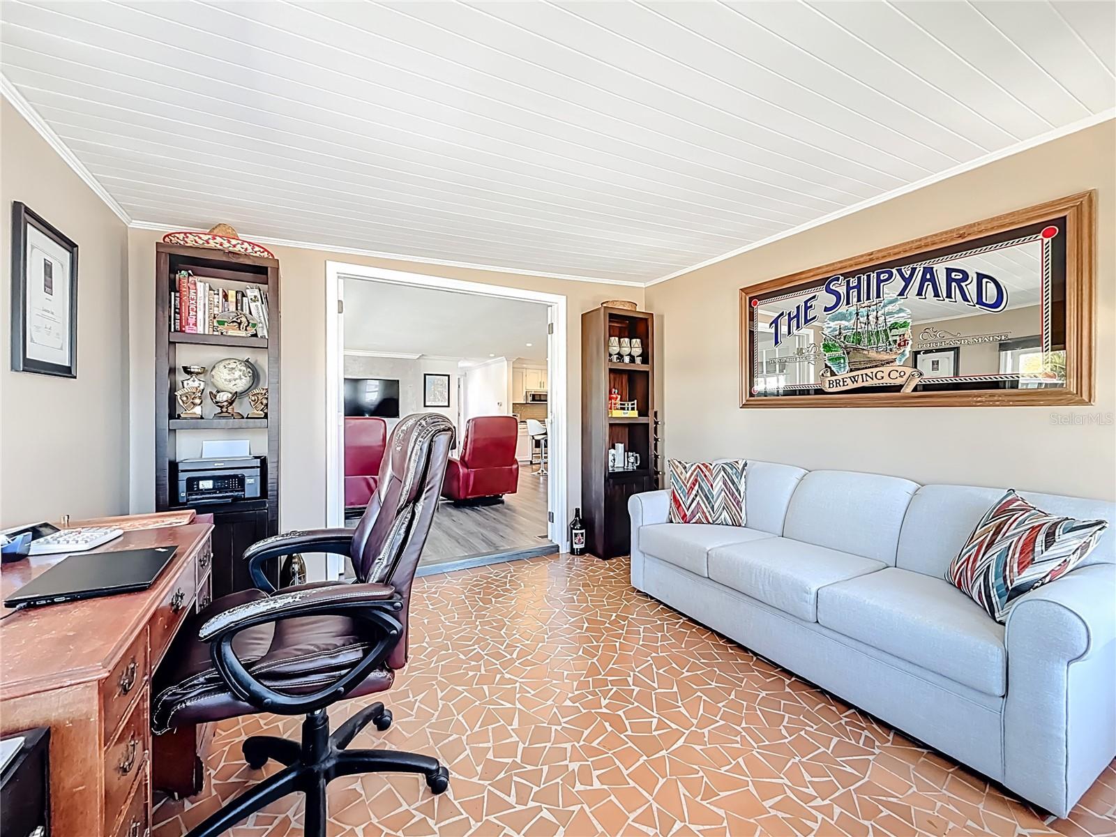 HOLIDAY SHORES MOBILE PARK UNREC - Residential