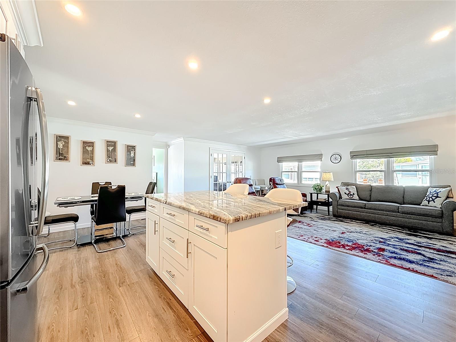 HOLIDAY SHORES MOBILE PARK UNREC - Residential