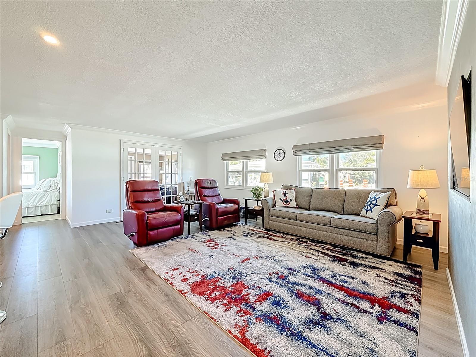 HOLIDAY SHORES MOBILE PARK UNREC - Residential