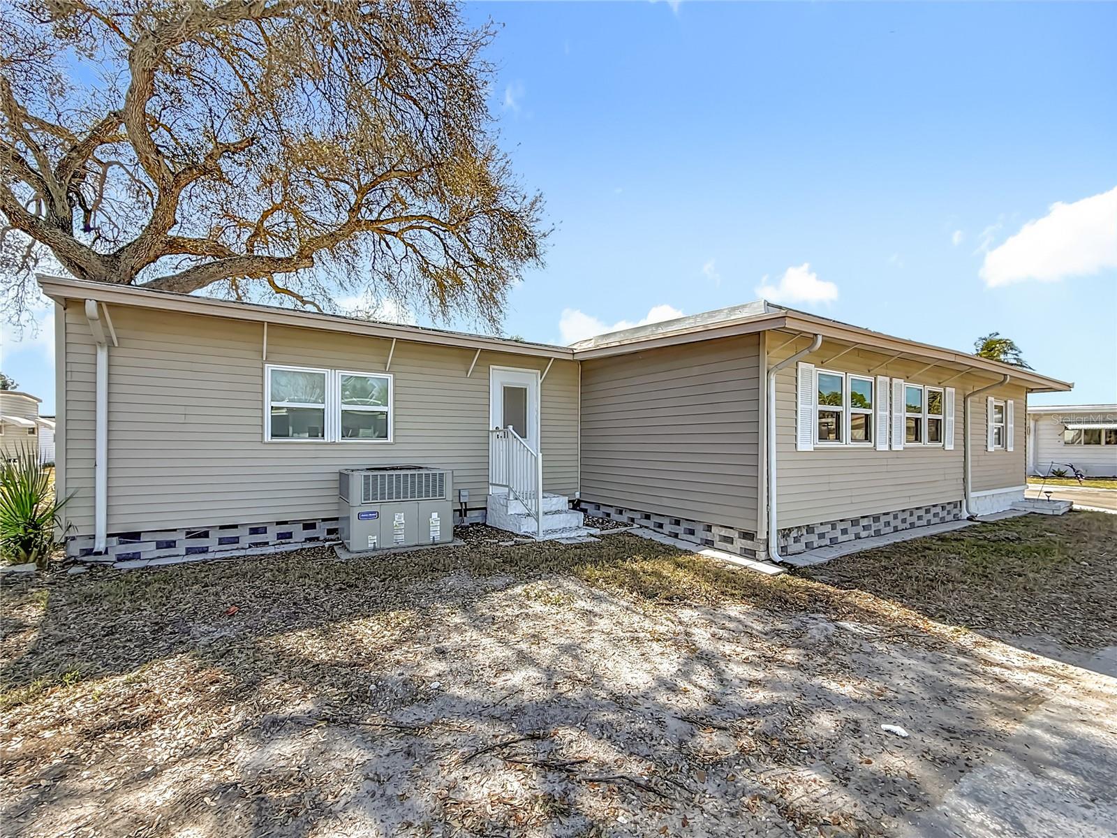 HOLIDAY SHORES MOBILE PARK UNREC - Residential