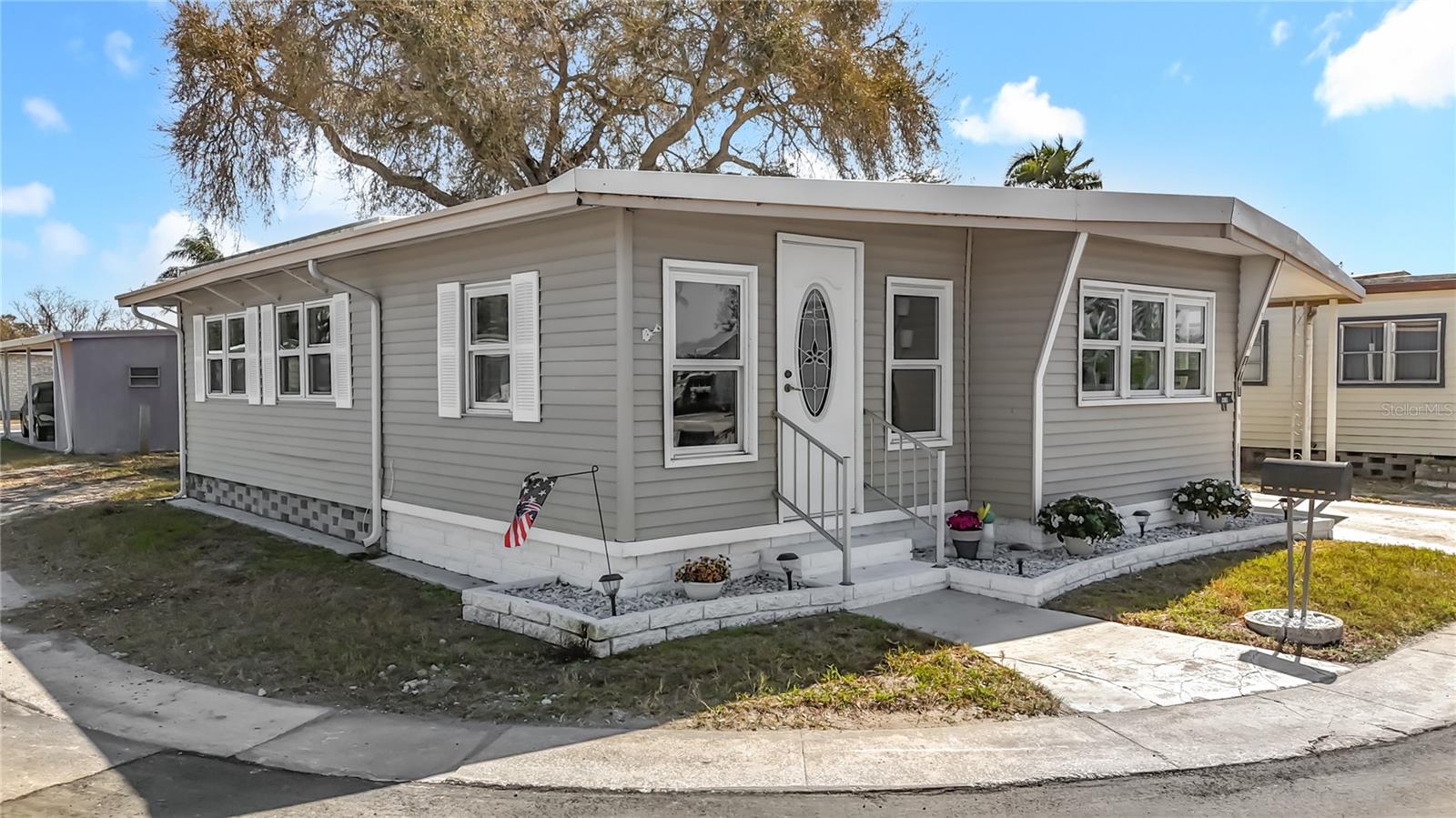 HOLIDAY SHORES MOBILE PARK UNREC - Residential