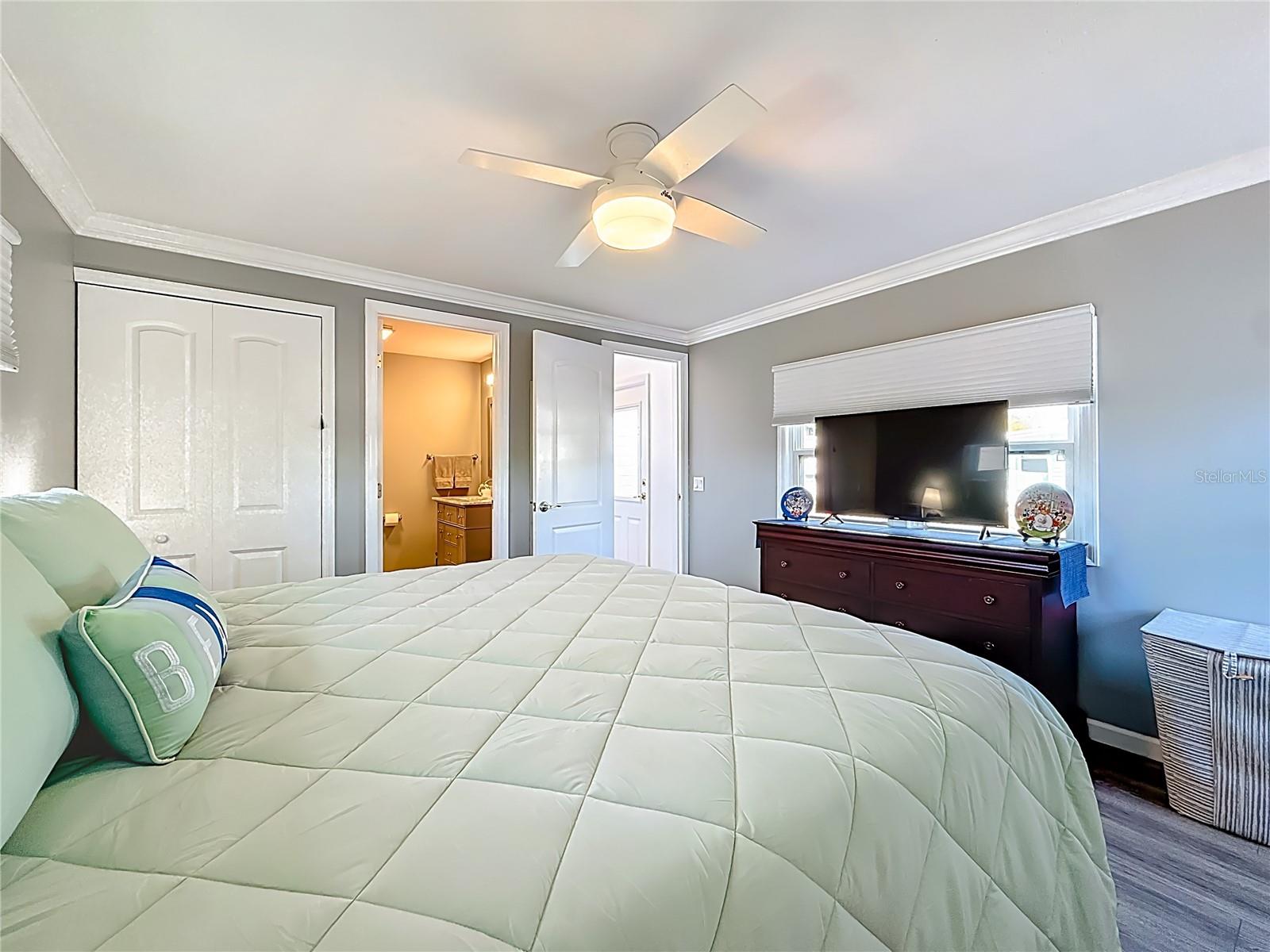 HOLIDAY SHORES MOBILE PARK UNREC - Residential