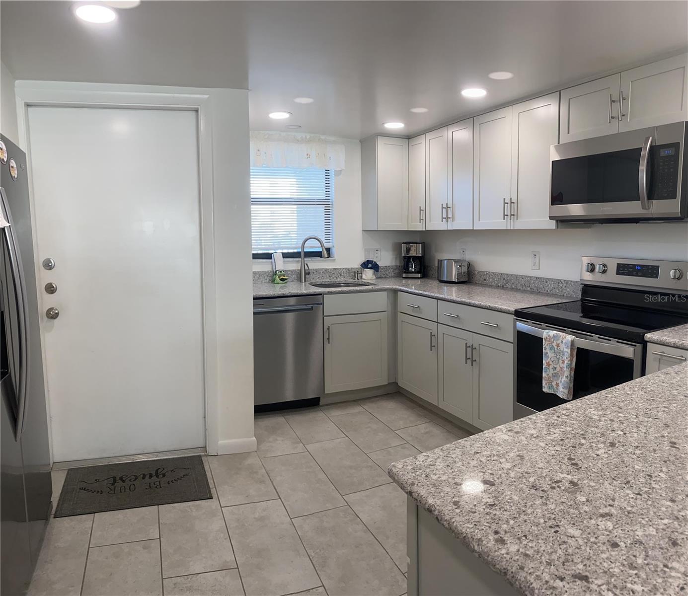 OCEAN REEF VILLAS - Residential Lease