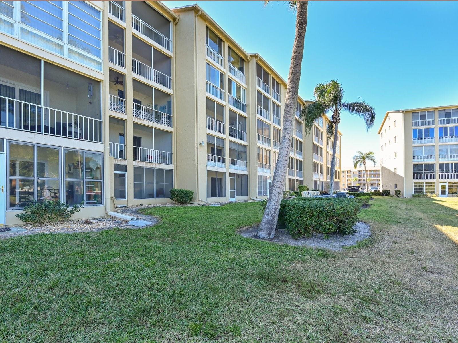 BAYSHORE ON THE LAKE APTS II SEC 2 - Residential