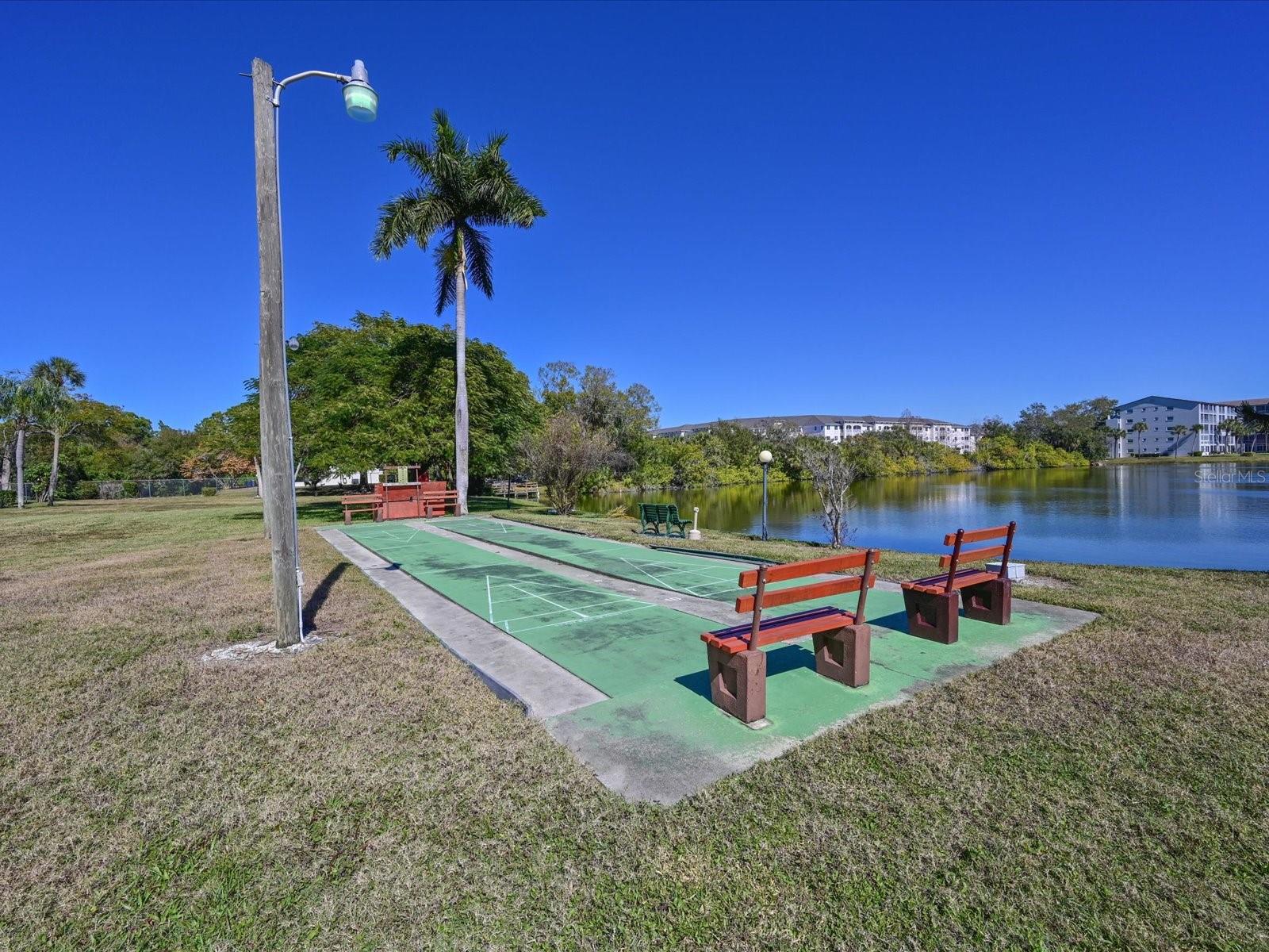 BAYSHORE ON THE LAKE APTS II SEC 2 - Residential