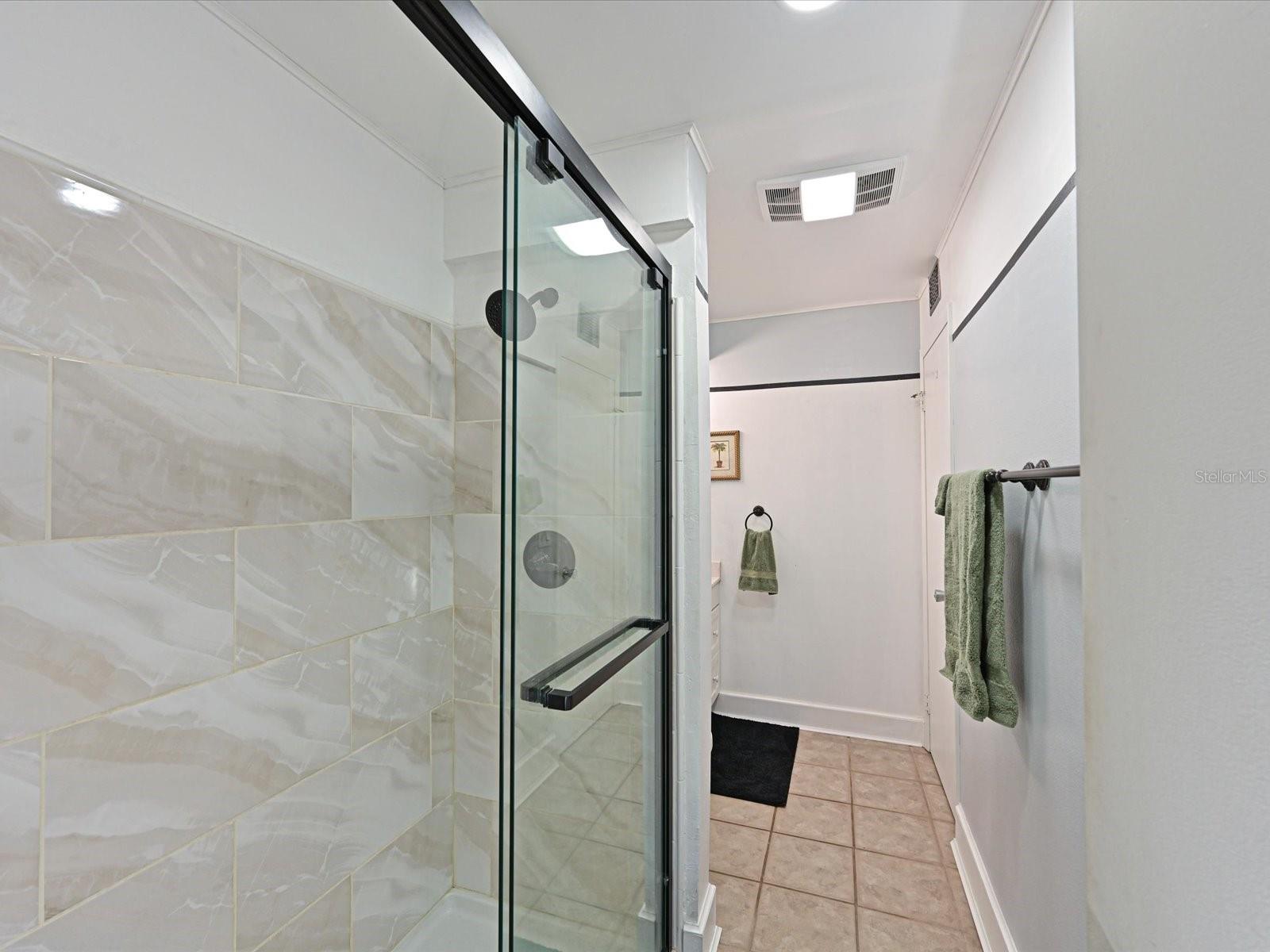 BAYSHORE ON THE LAKE APTS II SEC 2 - Residential