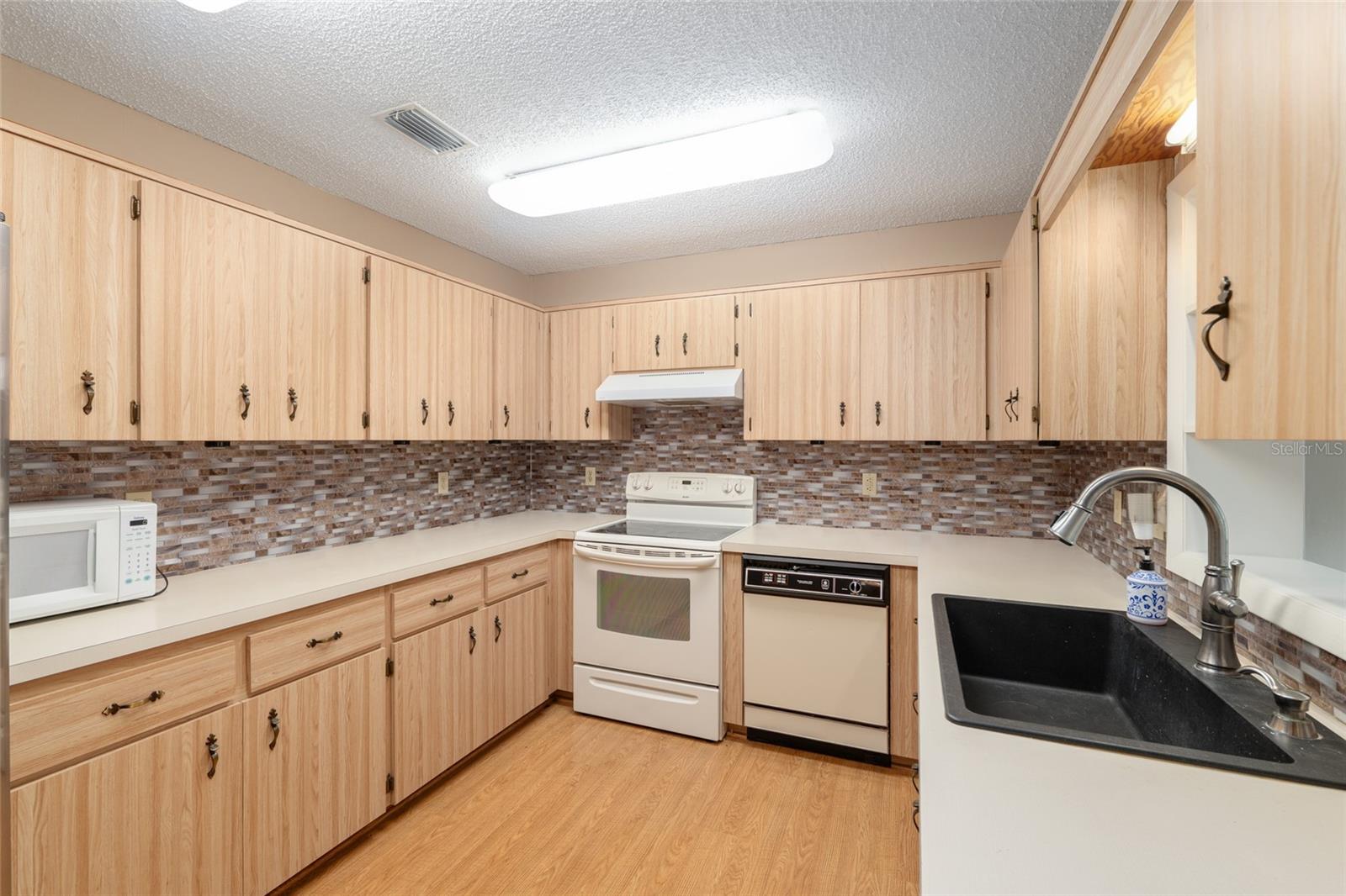 ON TOP OF THE WORLD - Residential