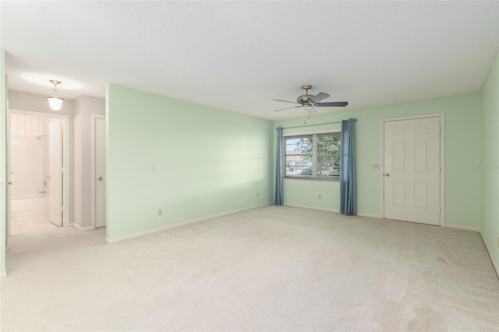 ON TOP OF THE WORLD - Residential