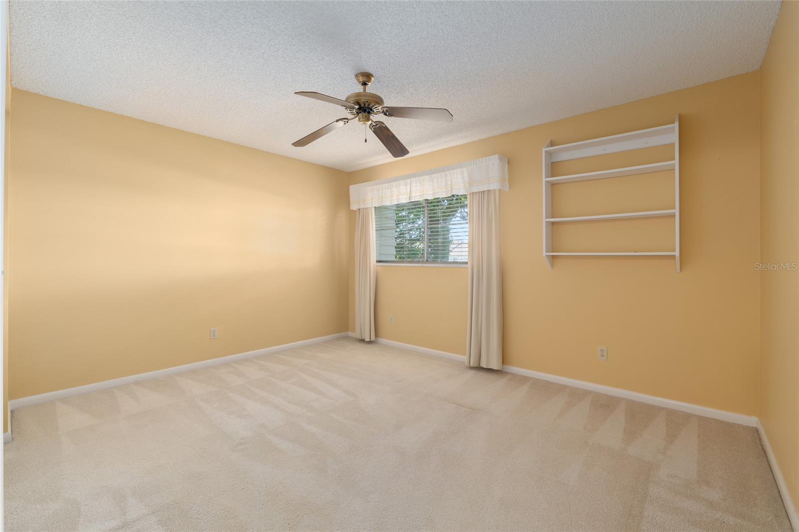 ON TOP OF THE WORLD - Residential